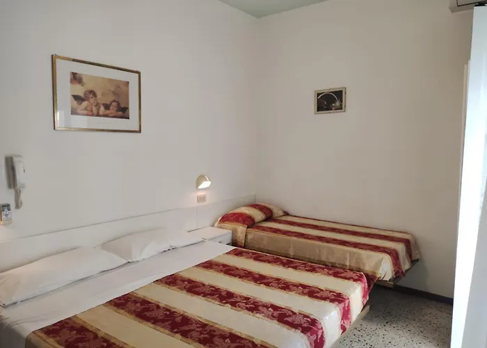 Hotel Diana