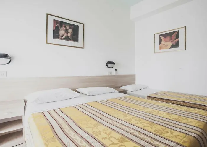 Hotel Diana